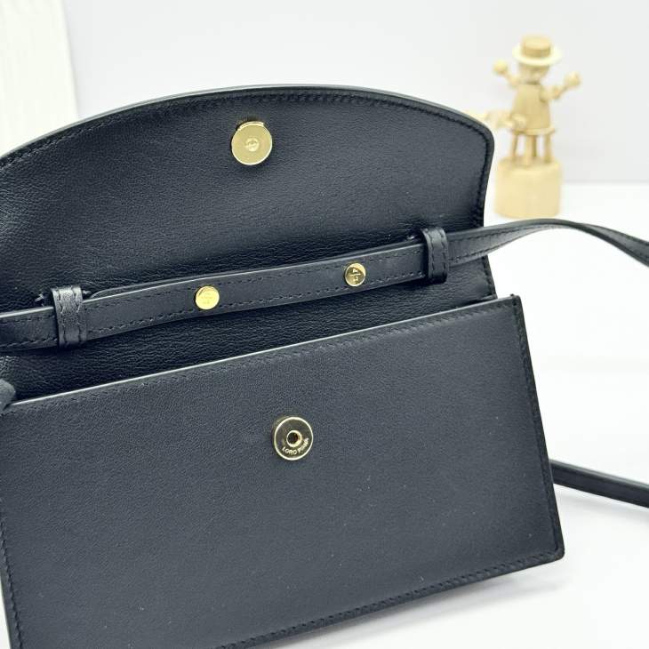 Picture of Loro Piana Handbags _SKUfw192331008fw
